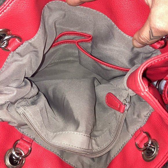 ❤️‍🔥❤️‍🔥Nicole Miller Vibrant Red Shoulder Bag bundle - Picture 6 of 10